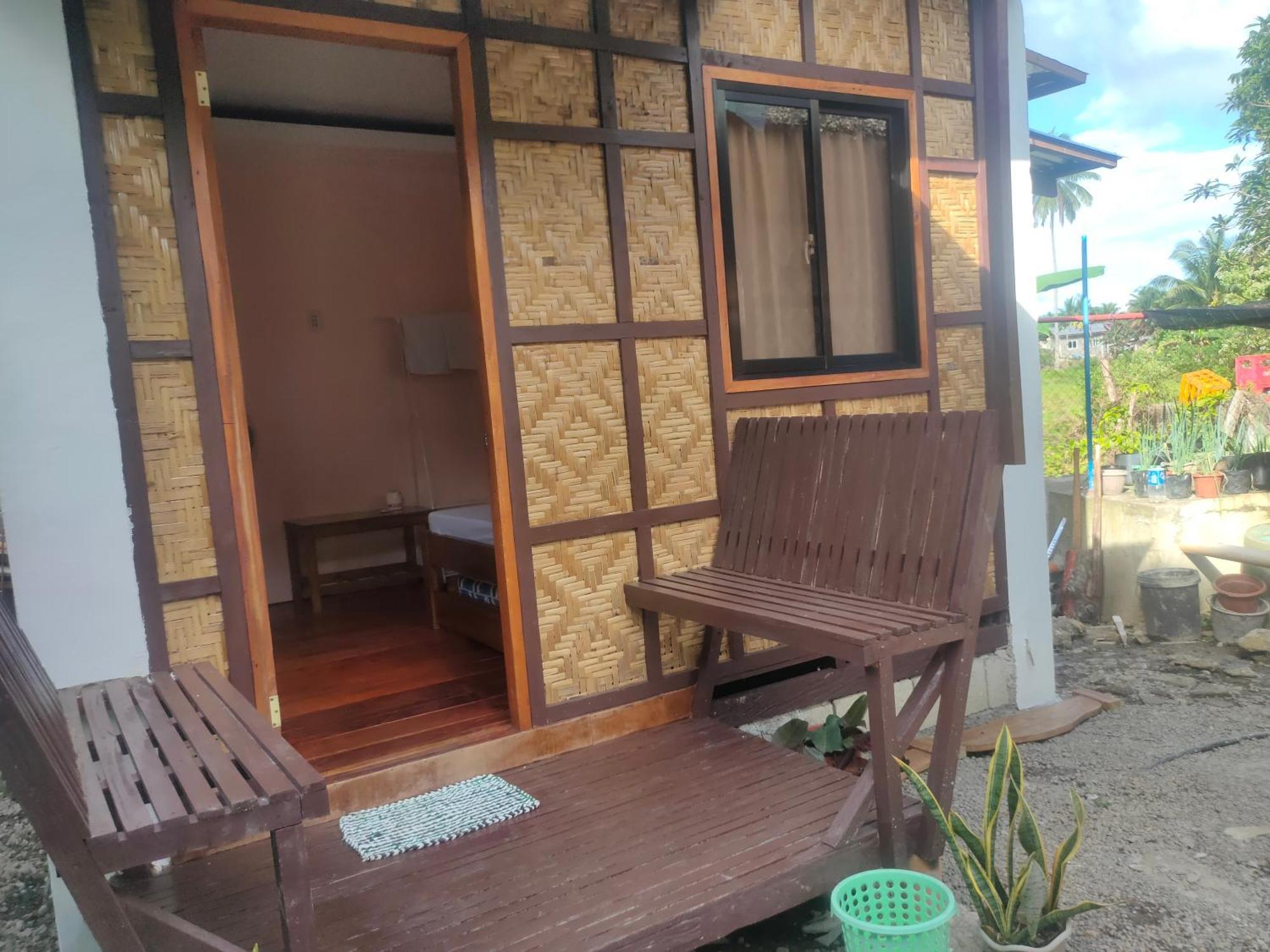 Fely'S Homestay Batuan Экстерьер фото